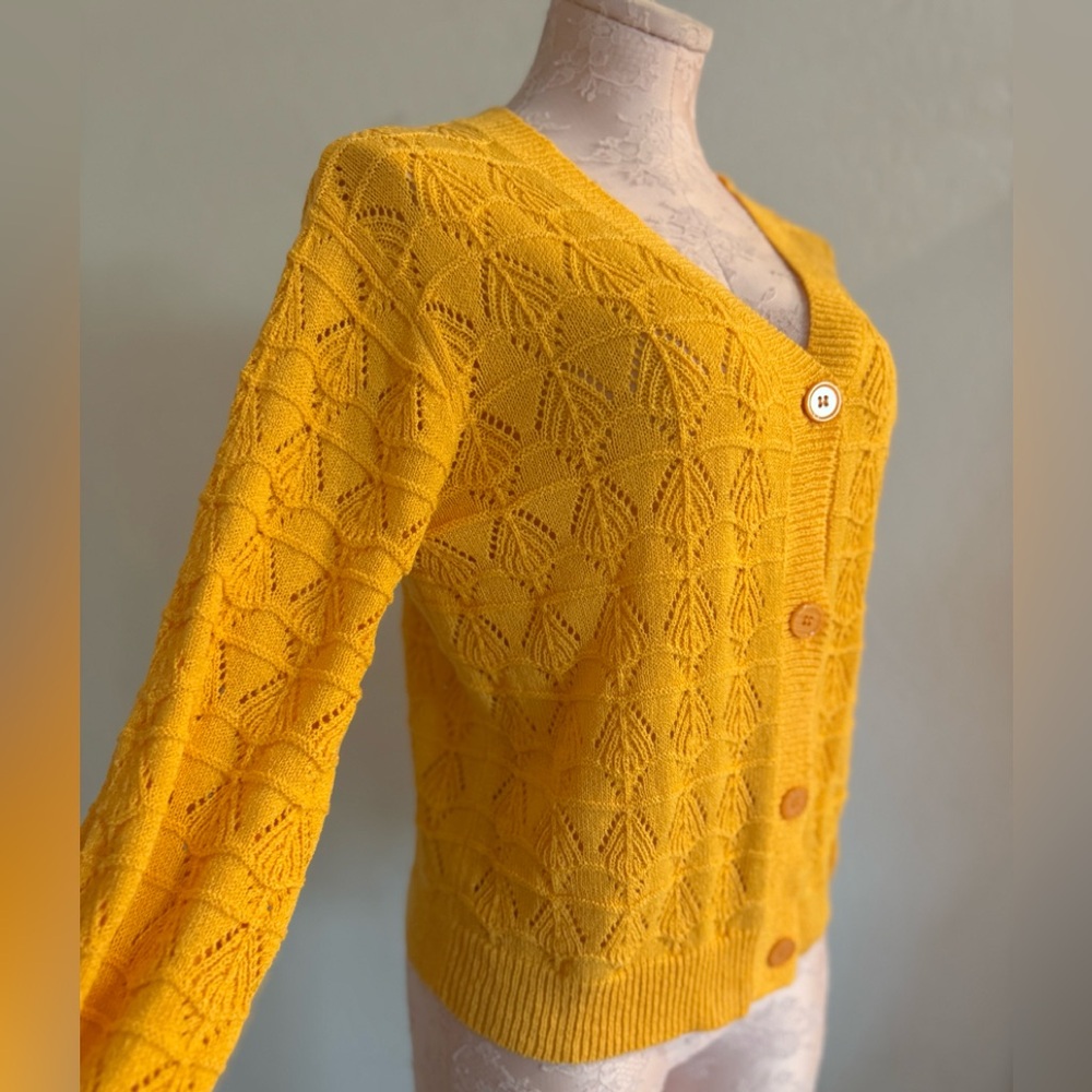 New Skies Are Blue Balloon Sleeves Cropped
Cardigan Sweater Small Yellow 25096